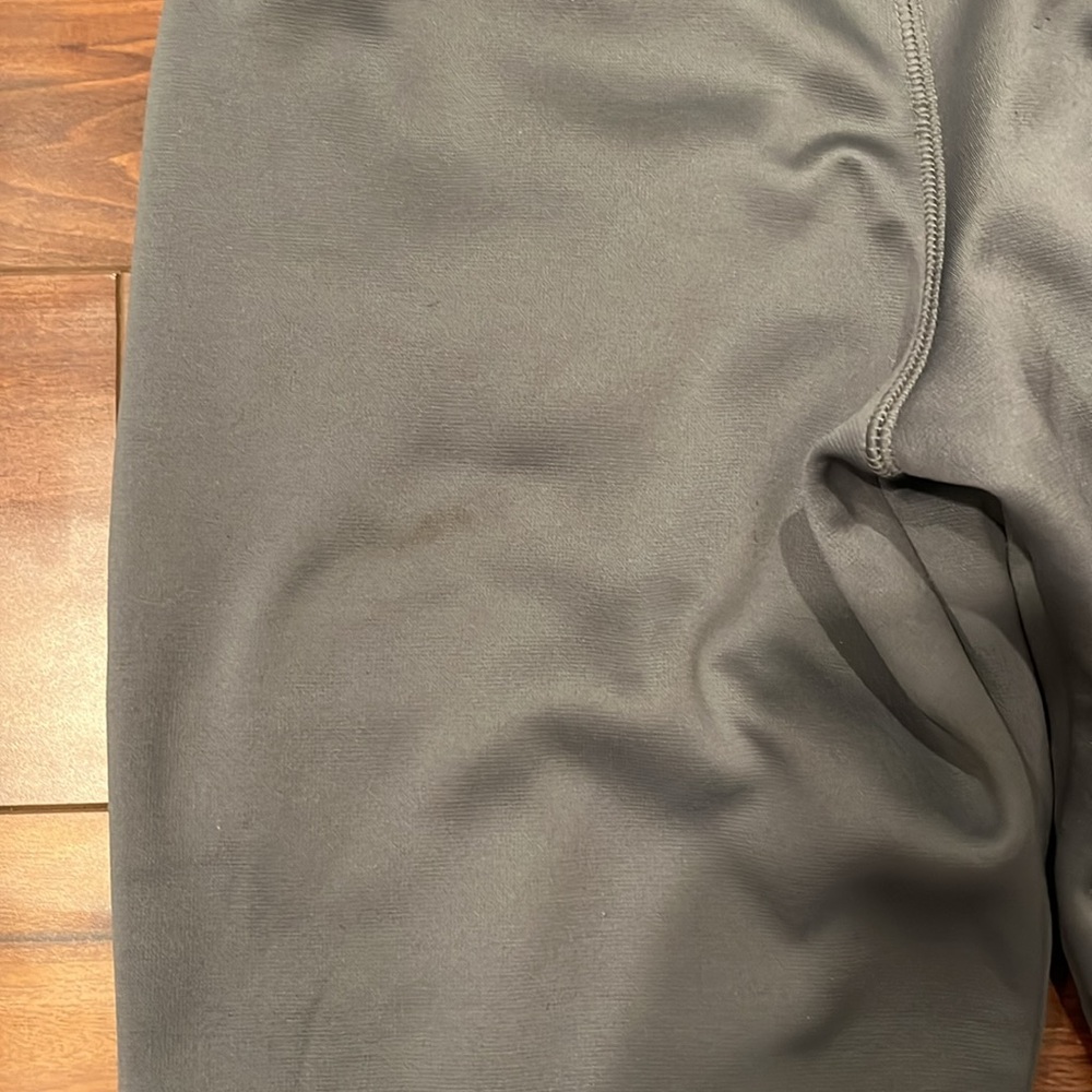 Under Armour Boys grey Sweatpants with Side Logo
Size Youth Large - Picture 9 of 9